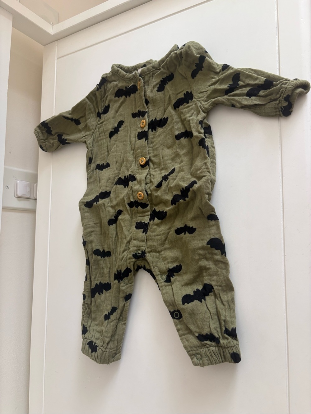 Cat & Jack Olive Green Bat-Print One-Piece Bodysuit